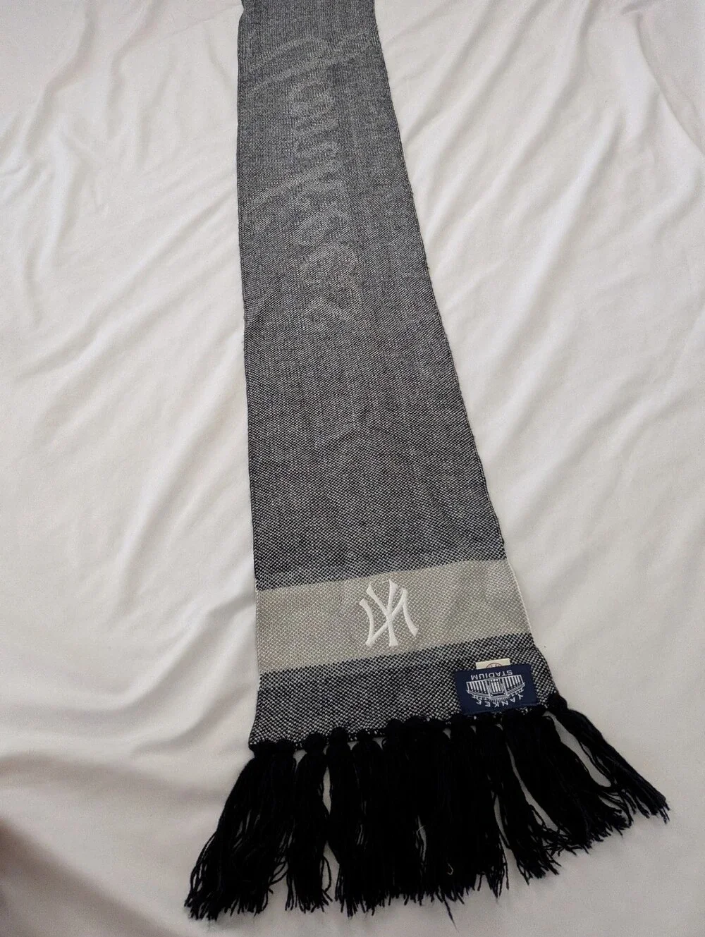 NY Yankees Embroidered Logo Official Stadium 47 Brand Navy White Tasseled Scarf
